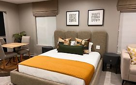 Lanina Exec Studio Apartment